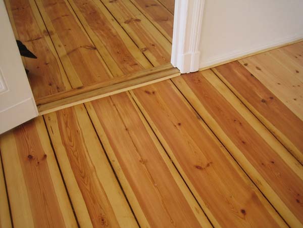 Dielung mit Türschwelle Dielung mit Türschwelle