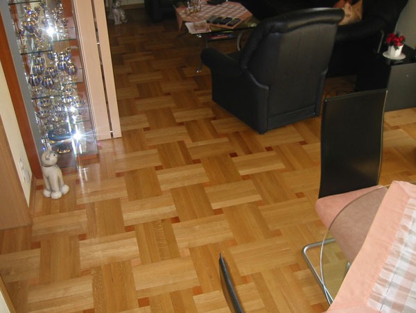 parkett-flechboden-eiche-mit-kirsch-wrfel-einlagen4 parkett-flechboden-eiche-mit-kirsch-wrfel-einlagen4